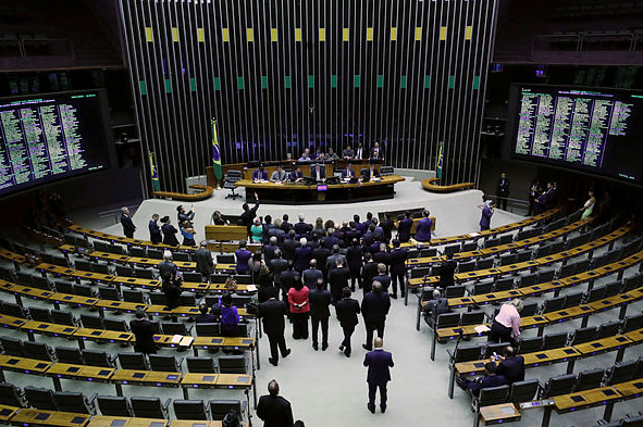 A matéria precisa ser aprovada pelo Senado até 23h59 desta quinta-feira para não perder o efeito (Foto: Bruno Spada/Câmara dos Deputados)