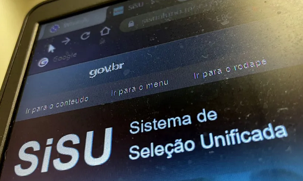 Quem não for selecionado em nenhuma das duas opções de curso ainda pode disputar uma das vagas por meio da lista de espera do Sisu (Foto: Juca Varella/Agência Brasil)