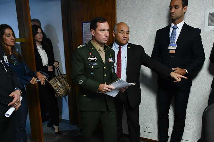 Tenente-coronel Mauro Cid na CPMI dos Atos Golpistas 11/07/2023 - Foto: Roque de Sá/Agência Senado