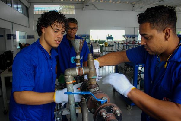As vagas são para 16 cursos técnicos em dez cidades da Bahia onde há unidades do SENAI, oferecidas nos formatos presencial ou semipresencial (Foto: Divulgação)