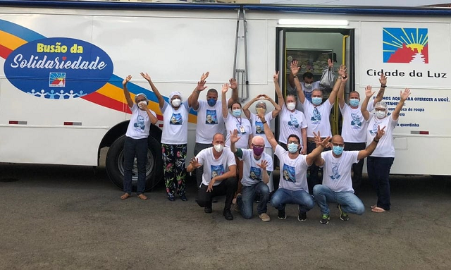 O Busão da Solidariedade, projeto da Cidade da Luz, foi fundamental para encontrar a paciente e encaminhá-la para o tratamento no Hospital da Cidade (Foto: Divulgação)