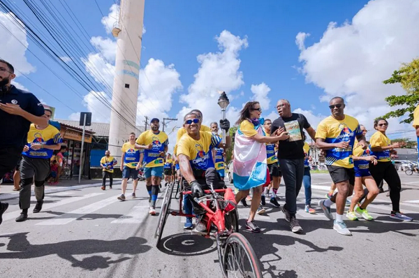 A passagem do fogo simbólico da Independência do Brasil na Bahia em Camaçari foi um fato inédito (Foto: Jean Victor/Prefeitura de Camaçari)