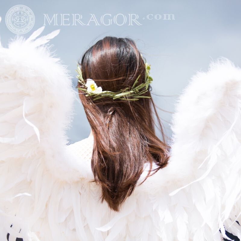 '(...)Por isso deixará o homem a seu pai e a sua mãe, e se unirá à sua mulher, e serão os dois uma só carne. Grande é este mistério, mas eu falo em referência a Cristo e à igreja' (Efésios 5; 31, 32).