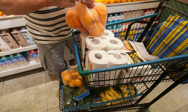 Em julho, os produtos alimentícios medidos pelo INPC tiveram deflação de 0,59% (Foto: Valter Campanato/Agência Brasil)