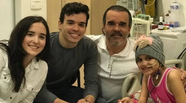 Anna Carolina, Pedro, Régis e Beatriz em hospital (Foto: Reprodução)