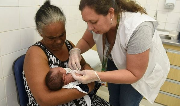 Criança deve receber vacina BCG ao nascer (Foto: Prefeitura de Jundiaí/Divulgação)