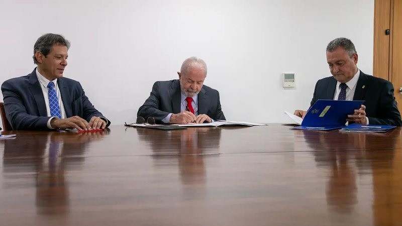 Rui Costa e Haddad têm ideias diferentes sobre a política econômica do governo - Washington Costa - MF