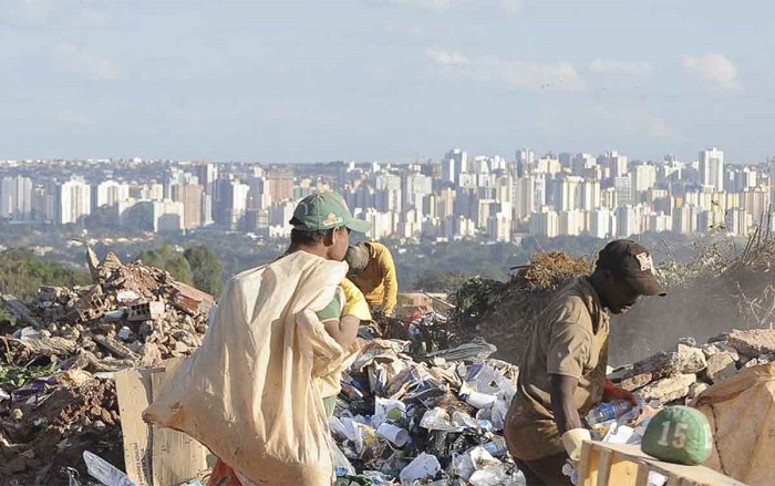 O Brasil possui um sistema tributário regressivo, onde o pobre paga mais (muito mais) impostos do que os ricos. Colapso climático está intimiamente relacionado com as desigualdades. Taxar super-ricos é essencial para mudar a lógica de devastação - Foto: Reprodução