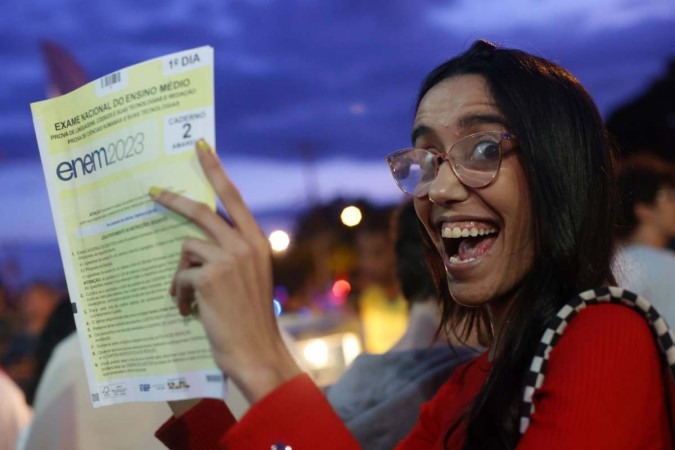 Inep libera os gabaritos das provas do Enem. Na Foto Isabela Martins, na saída do Exame em colégio da Asa Norte. - (crédito: Luis Nova - CB)