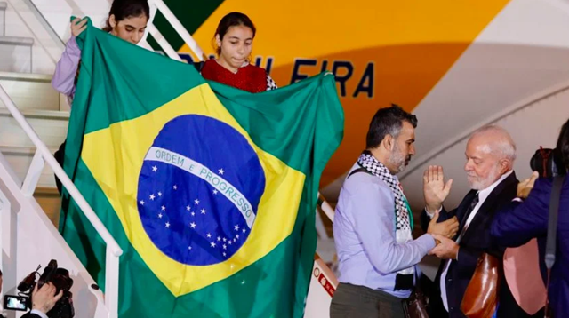 Avião da FAB estava há quase 1 mês no Egito aguardando autorização para resgatar os brasileiros; este é o 9º voo de repatriação (Foto: Reprodução)