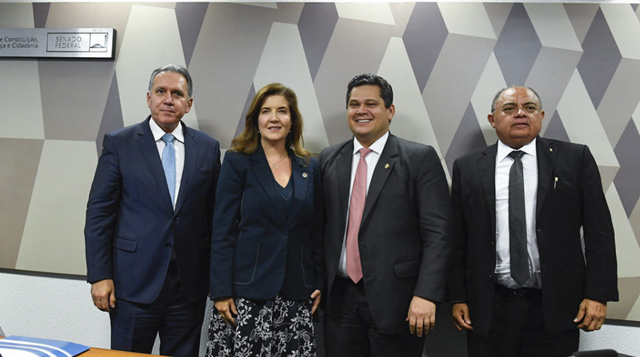 José Afrânio Vilela; Daniela Rodrigues Teixeira; o presidente da CCJ, senador Davi Alcolumbre (União-AP); e Teodoro Silva Santos durante a sabatina realizada no mês passado (Foto: Roque de Sá/Agência Senado)