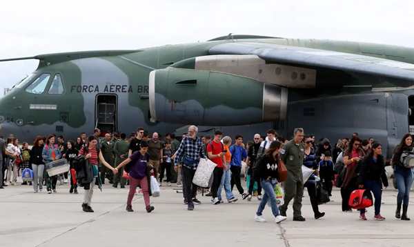 Este será o 11º voo de repatriação de brasileiros em áreas de conflito no Oriente Médio na Operação Voltando em Paz, do Governo Federal (Foto: Tânia Rêgo/Agência Brasil)