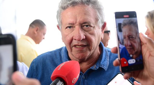 Matos, que é presidente da Câmara Municipal, foi lançado em um ato com pompa e circunstância em uma casa de evento (Foto: Divulgação Joilson César)