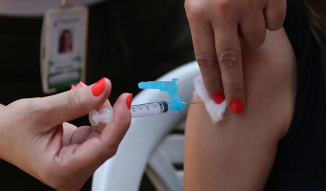 Brasil é o primeiro país do mundo a oferecer o imunizante no sistema público universal (Foto: José Cruz/Agência Brasil/Arquivo)