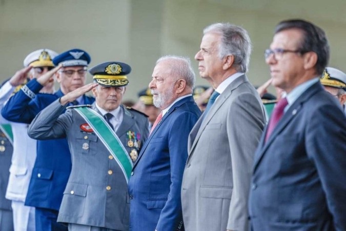 Pesquisadores veem hesitação do governo diante da necessidade de fortalecer o controle civil sobre as Forças Armadas. Foto: Divulgação