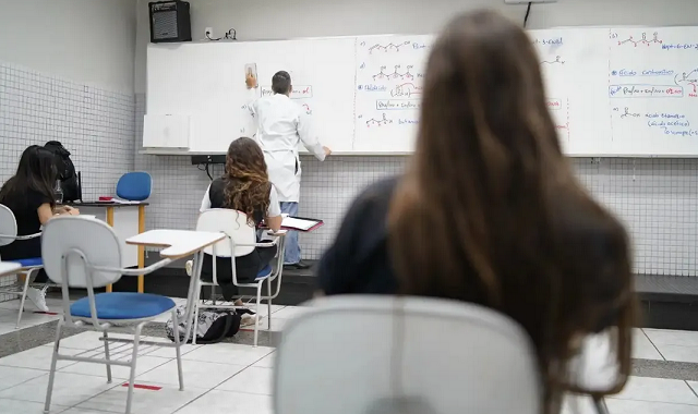 O governo federal informou que 2,5 milhões de estudantes serão beneficiados com o pagamento da poupança (Foto: Stúdio Formatura/Galois)
