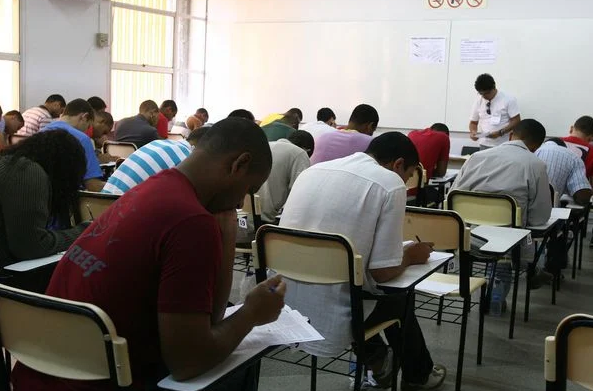 Concurso Público para o Curso de Formação de Oficiais da Polícia Militar.Foto Adenilson Nunes/SecomLocal Av. Prof. Pinto de Aguiar, Pituaçu (Foto: Agência Brasil)