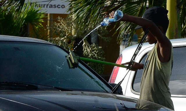 A campanha tem como lema Trabalho Infantil não Desfila no Carnaval e orienta a como fazer denúncias de casos (Foto: Valter Campanato/Agência Brasil)