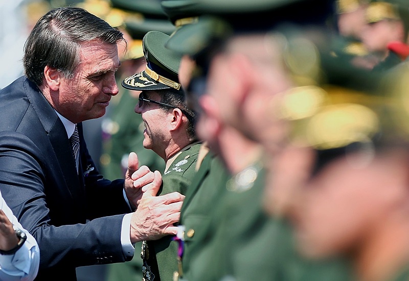 Autor da carta, coronel Giovani Pasiani, e revisor, coronel Alexandre Castilho Bitencourt da Silva, foram identificados a partir de análise de dados do tenente-coronel Mauro Cid.