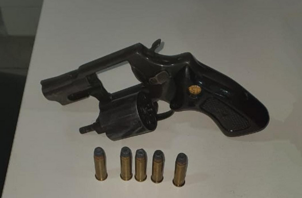 Arma apreendida (Foto: Divulgação)