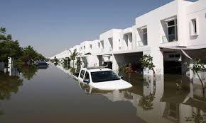 Dubai limpa estradas e casas inundadas após tempestade histórica - Divulgação