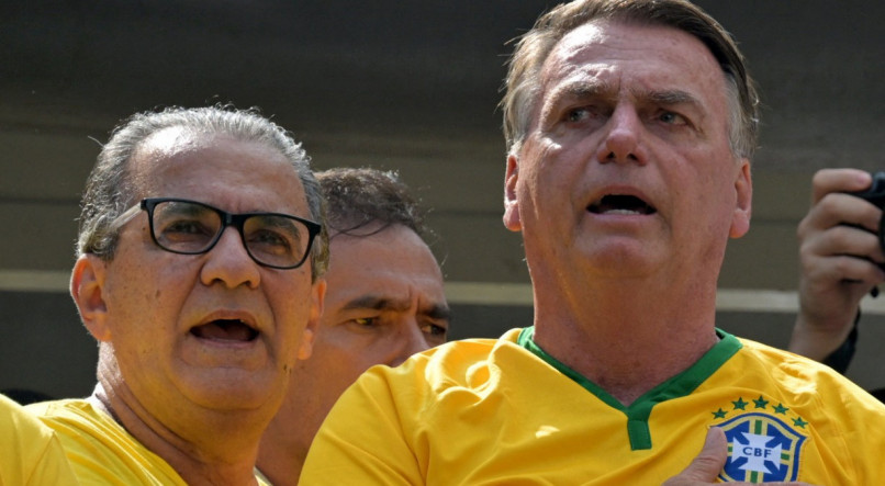 Malafaia prega impeachment de Moraes; Bolsonaro chora e pede palmas para Musk, o 'mito da liberdade' De forma covarde, Bolsonaro se vitimizou e terceirizou ataques em ato no Rio a Silas Malafaia, que chamou Rodrigo Pacheco de