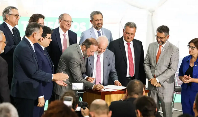 Medida provisória (MP) para permitir investimento em geração de energia sustentável e redução de reajustes anuais nas contas de luz até 2026 (Foto: Valter Campanato/Agência Brasil)