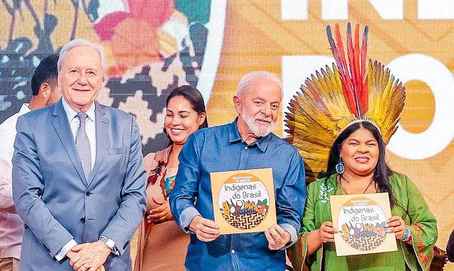 Presidente da República, Luiz Inácio Lula da Silva, participa da reunião do Conselho Nacional de Política Indigenista (CNPI), no Palácio da Justiça, em Brasília (Foto: Ricardo Stuckert/PR)