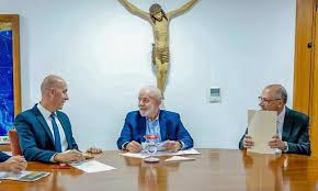 Empresa anuncia mais de 6,5 mil contratações este ano. Expectativa é de que o quadro da empresa no país chegue a 30 mil funcionários - Foto: Ricardo Stuckert - PR 
