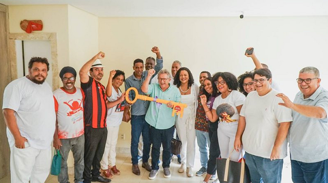 Ana Bueno, pré-candidata a prefeita pelo PSOL de Camaçari, anunciou a saída da disputa eleitoral (Foto: Divulgação)