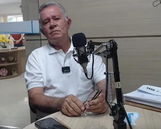 Leopoldo foi condenado por adquirir, sem licitação, 16 mil quilos de frango para a merenda escolar (Foto: Reprodução)
