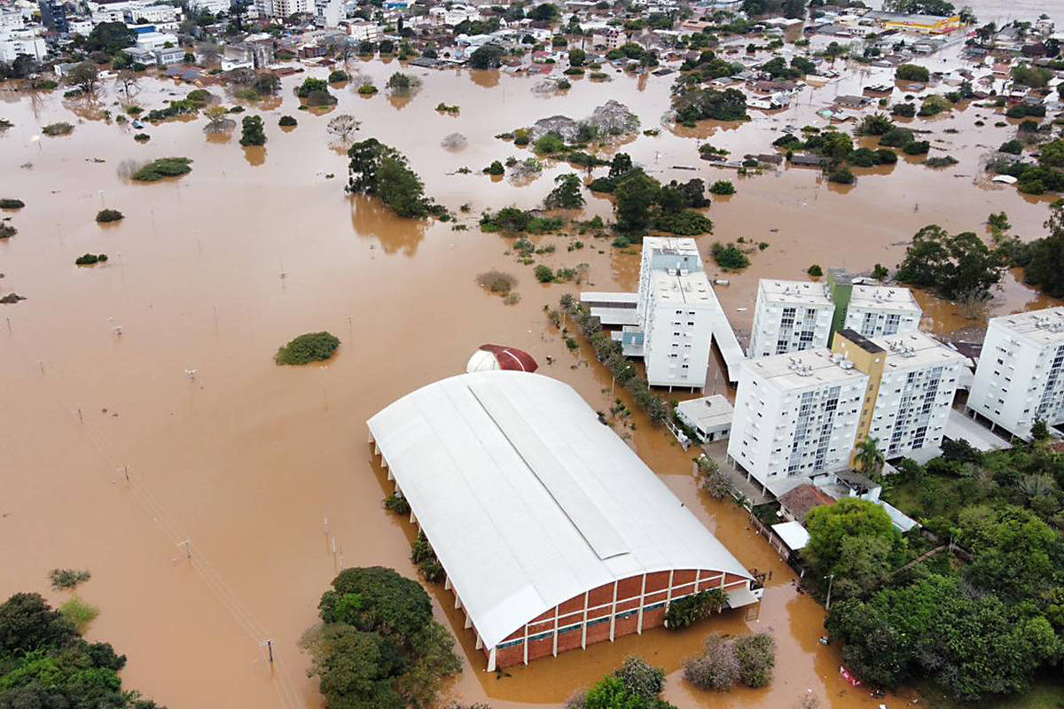 Governador pede ajuda e que população deixe áreas de risco - Divulgação