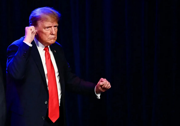 'Isso foi uma desgraça', disse Trum após o veredito (Foto: Patrick T. Fallon/AFP)