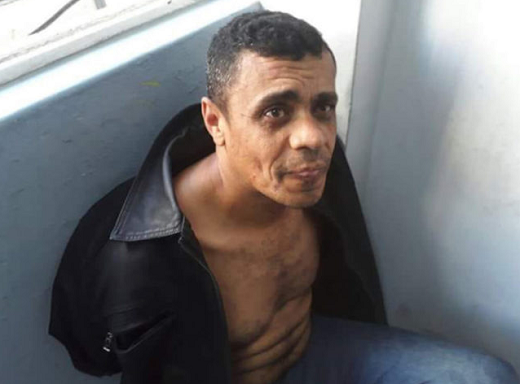 Adelio Bispo detido após facada em Bolsonaro Adélio Bispo foi o autor da facada ao então candidato Jair Bolsonaro durante evento de campanha em Juiz de Fora (MG), em setembro de 2018 (Foto: Reprodução)