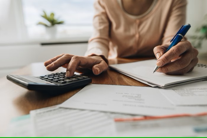 A prevenção do superendividamento passa, necessariamente, pela educação financeira e pelo consumo responsável - Foto: Reprodução