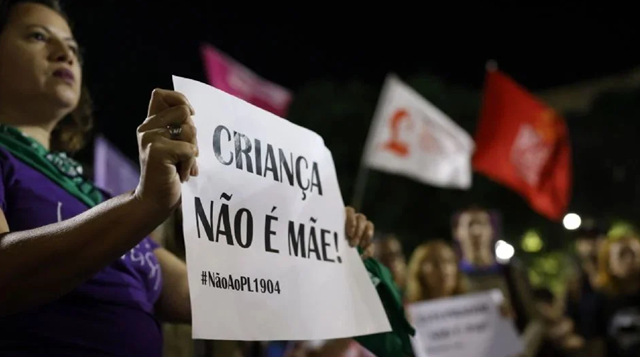 Manifestação contra o PL no Rio de Janeiro (Foto: Fernando Frazão/Agência Brasil)