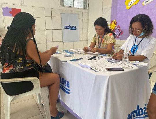 O processo de solicitação pode ser feito de forma online, através do Atendimento Virtual da Embasa, ou presencialmente em um dos pontos de atendimento da empresa (Foto: Divulgação)