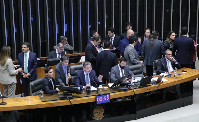 Sessão no plenário da Câmara dos Deputados (Foto: Mário Agra/Agência Câmara)