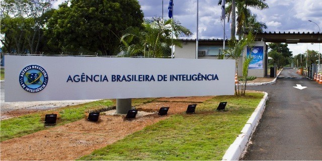 Saiba o que une os dois personagens que passaram ilesos pela Polícia Federal. Foto: Divulgação