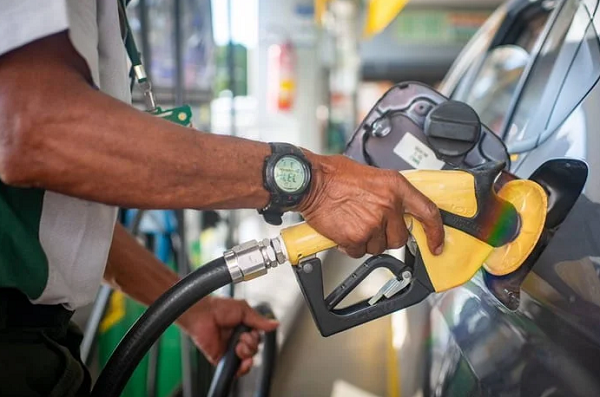 O último reajuste da gasolina havia sido feito pela Petrobras em outubro de 2023 (Foto: Hugo Barreto/Metrópoles)
