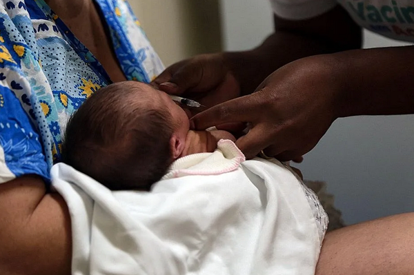 As autoridades sanitárias também investigam outro óbito suspeito em um bebê de três meses, em Irati (Foto: Reprodução/Bruno Concha/Arquivo Secom)