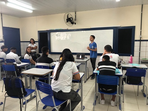 Essa inovação não só acelera o processo de aprendizado, como também coloca o estudante no controle de seu próprio progresso. Redes Sociais