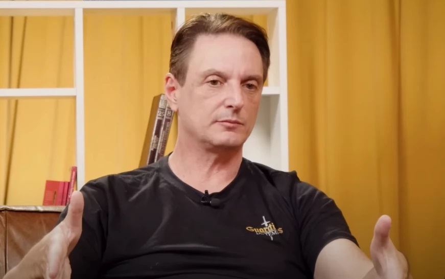 Daniel Mastral, autor de O Filho do Fogo, é achado morto em casa Escritor e conferencista tinha 57 anos - Divulgação