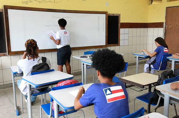 Para ter acesso ao benefício, basta apresentar o contracheque ou identidade funcional (Foto: Camila Souza/GOVBA)