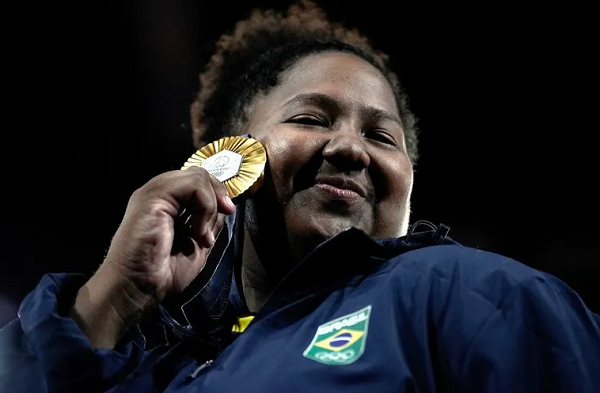 Beatriz Souza conquistou o primeiro ouro do Brasil, na categoria +78kg do judô (Foto: Alexandre Loureiro/COB)
