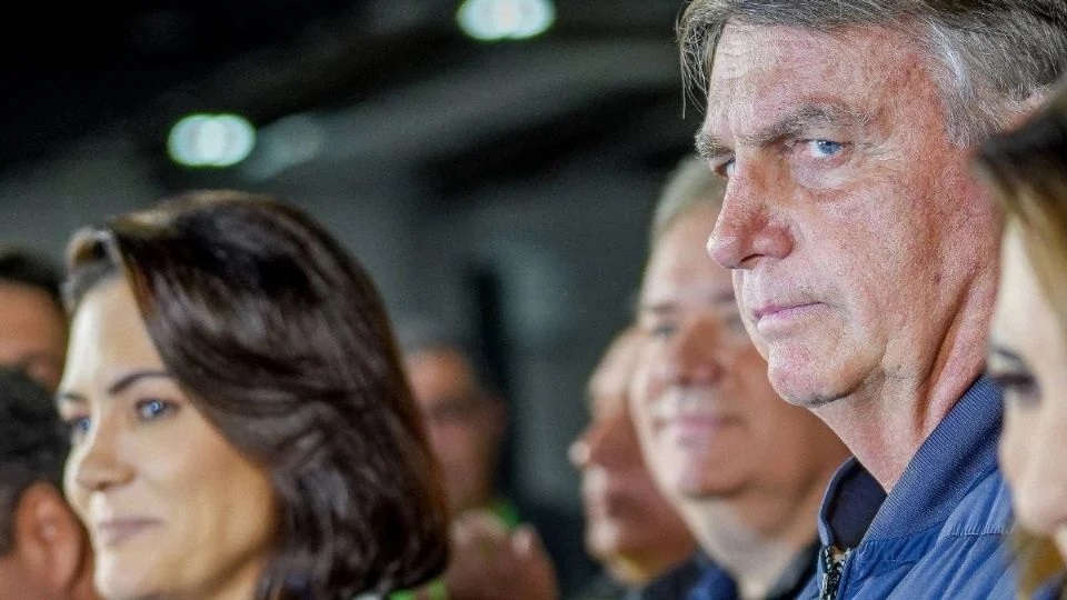 Novo surto do ex-presidente teria deixado Costa Neto e direção do PL em polvorosa. Bolsonaro tem dado resposta machista a quem pergunta sobre possível candidatura de Michelle em 2026 - Créditos: Divulgação / Flickr Partido Liberal