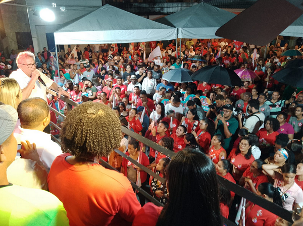 Fala aconteceu durante o 'Diga Aí, Mudança', na noite desta sexta-feira (30), no bairro da Nova Vitória (Foto: Marcelo Franco)