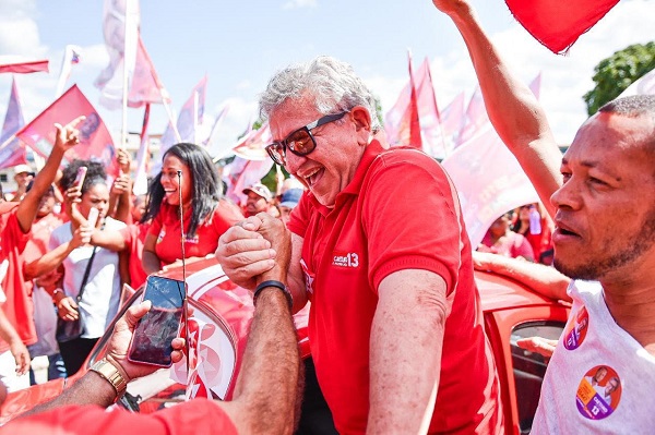 Segundo a pesquisa, se a eleição fosse hoje, candidato petista venceria com larga vantagem - Foto: Caio Diniz