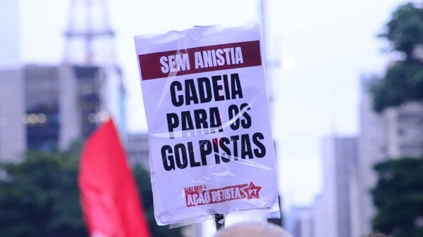Manifestação em São Paulo contra anistia a golpistas. Créditos: Saulo Dias/Photo Press/Folhapress