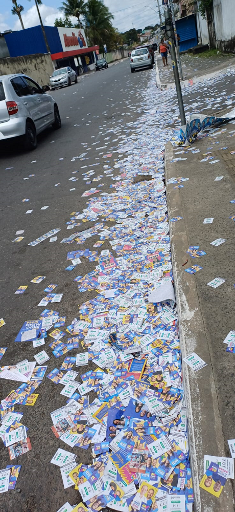 Rua Otávio Mangabeira, no bairro Lama Preta, em Camaçari (Foto: Eleitor)